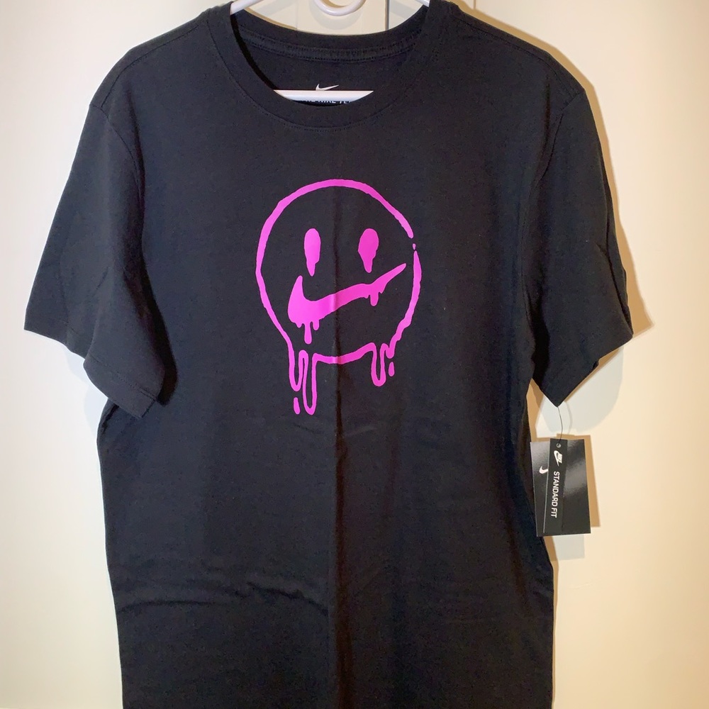 BRAND NEW - Nike Men’s Basketball T-Shirt - Black/Purple Smiley Face - Large (L)